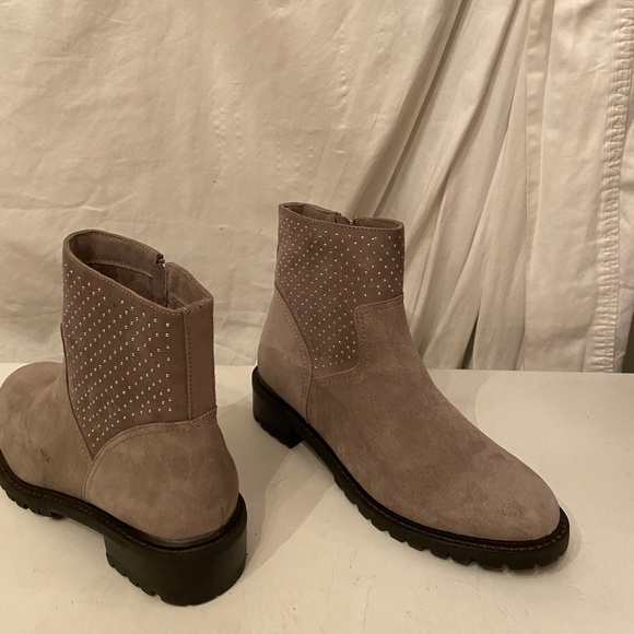 Steven by Natural Comfort beige suede ankle boots tiny silver studs NWT various - Picture 4 of 7